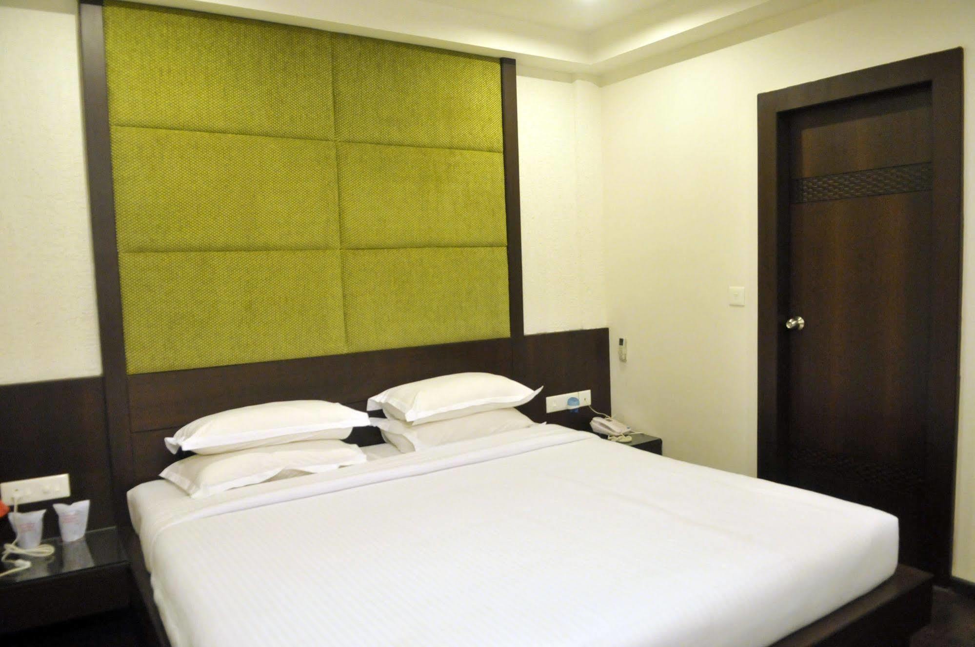 Treebo Trend Hotel Relax Inn Kolkata Ngoại thất bức ảnh