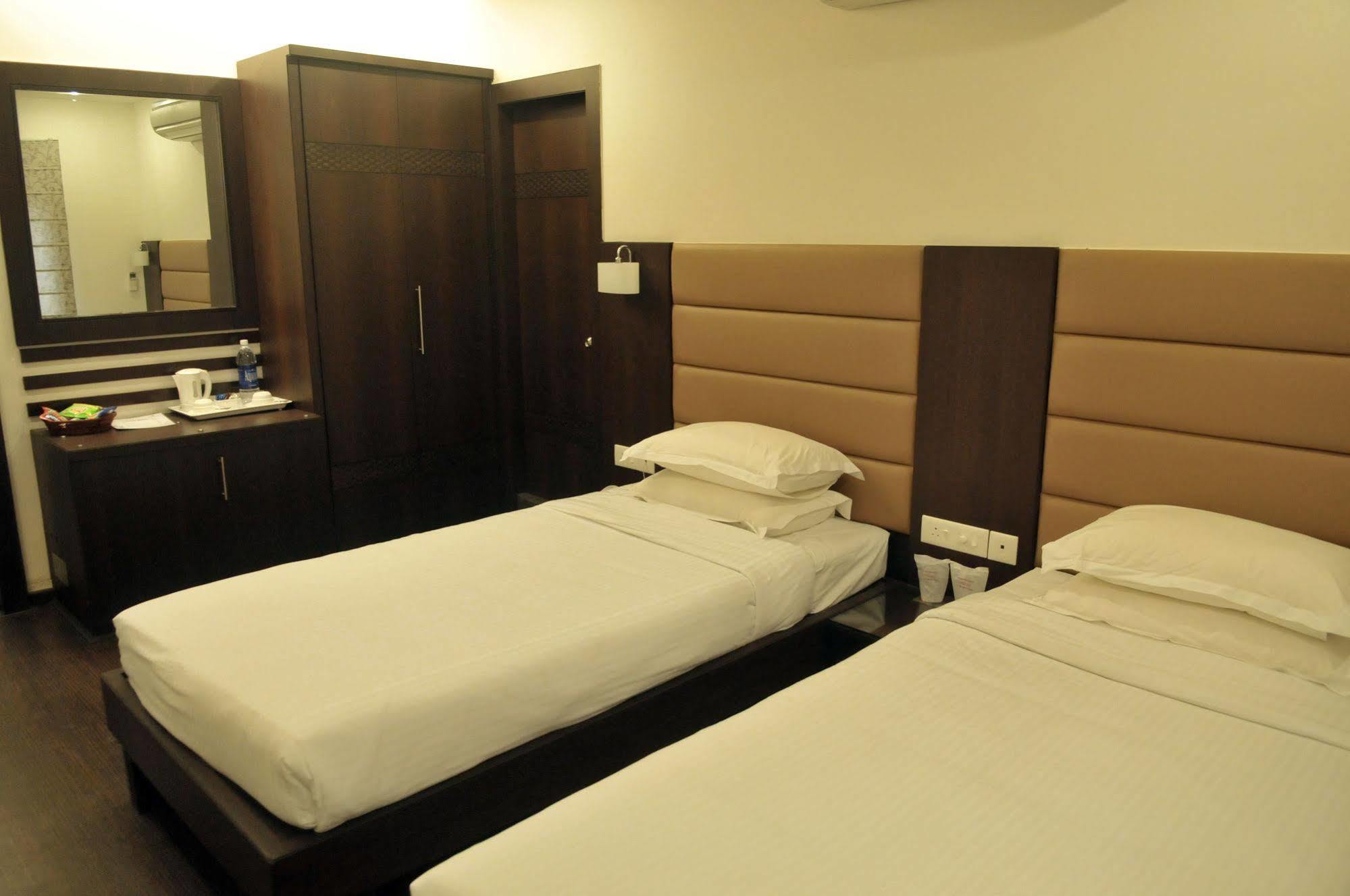 Treebo Trend Hotel Relax Inn Kolkata Ngoại thất bức ảnh